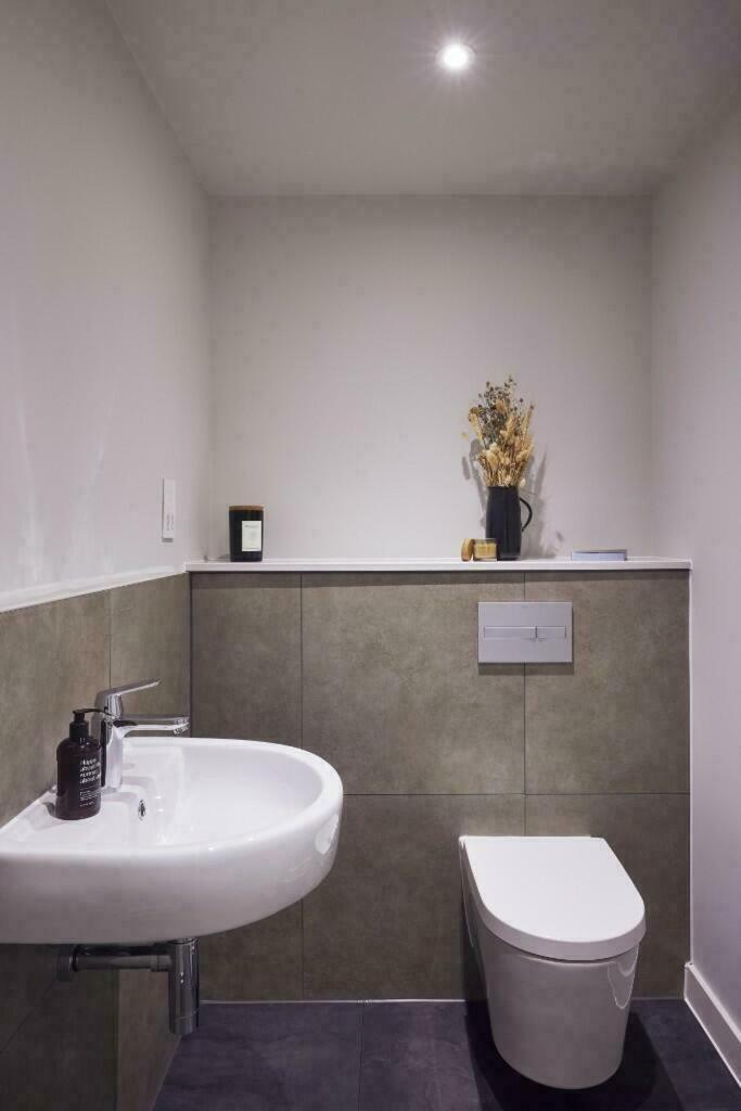 Luxury In The Heart Of Apartment *